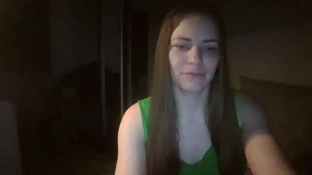 Snapshot of AnnaDiamond1 chatting on 11/18/25, 01:44 AnnaDiamond1 online show from 11/18/25, 01:44