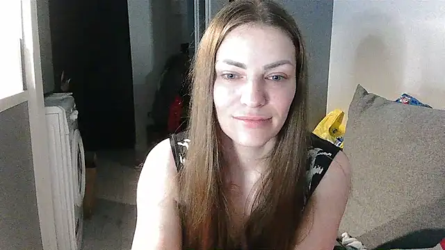 AnnaDiamond1 online show from 07/04/26, 09:43