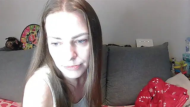 AnnaDiamond1 online show from 07/21/26, 12:07