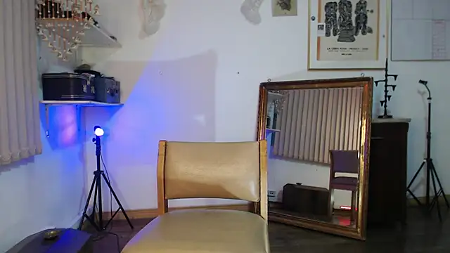 Siriss boyrag online show from 09/25/25, 10:46