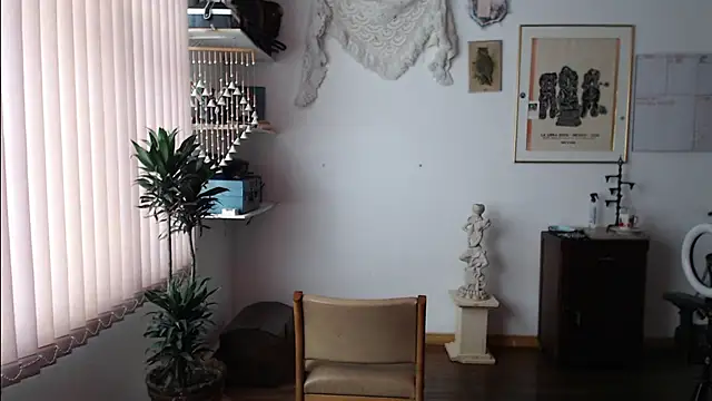 Siriss boyrag online show from 10/18/25, 02:18