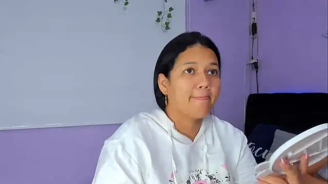 sara mendez2 online show from 01/05/25, 11:22
