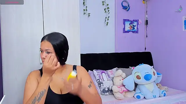 sara mendez2 online show from 09/15/25, 11:38