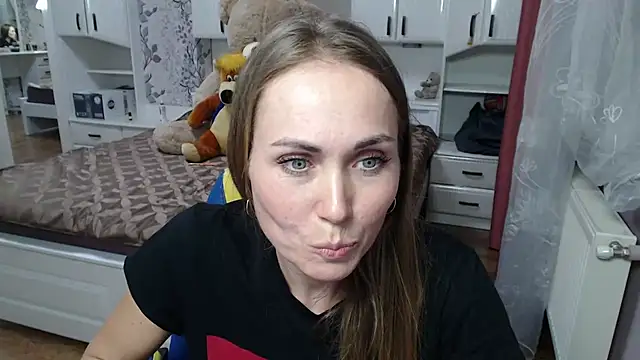 69SexySecret69 online show from 03/10/25, 05:07