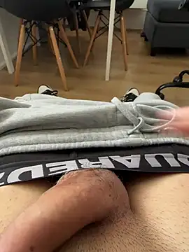 Snapshot of XMenX24 chatting on 03/17/25, 11:21 XMenX24 online show from 03/17/25, 11:21