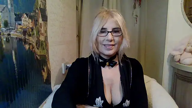 sweet raspberry online show from 01/13/25, 03:26
