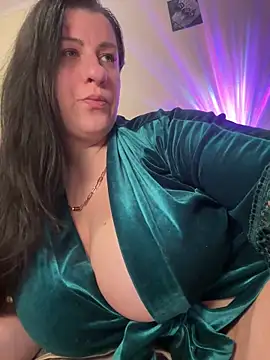 Snapshot of Evelinia chatting on 11/07/25, 03:23 Evelinia online show from 11/07/25, 03:23