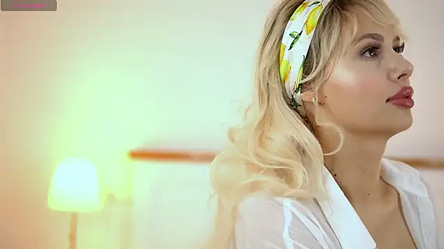 AdelineKing online show from 10/12/25, 02:10