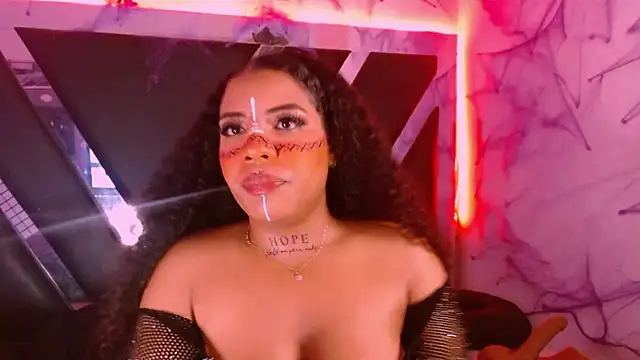 MelannyTylor online show from 10/30/25, 07:03