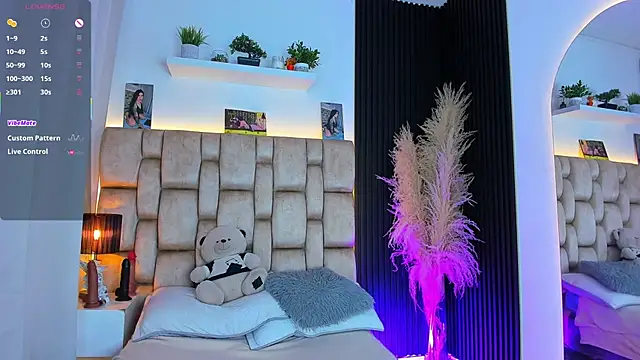 little sophie18 online show from 07/27/26, 07:43