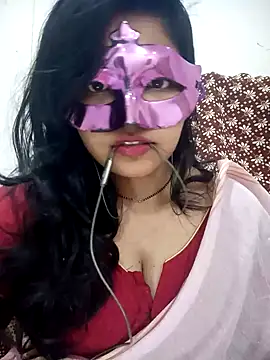 Snapshot of Shivi_shahh chatting on 10/07/25, 05:32 Shivi shahh online show from 10/07/25, 05:32