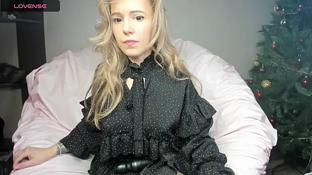 foxy blond online show from 12/27/24, 09:28