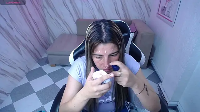Valerie b online show from 01/28/25, 03:04