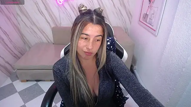 Valerie b online show from 02/18/25, 03:10