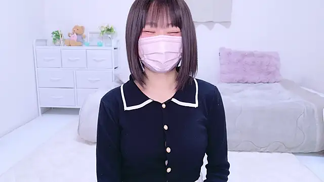 Im Yu-na online show from 12/20/24, 04:25