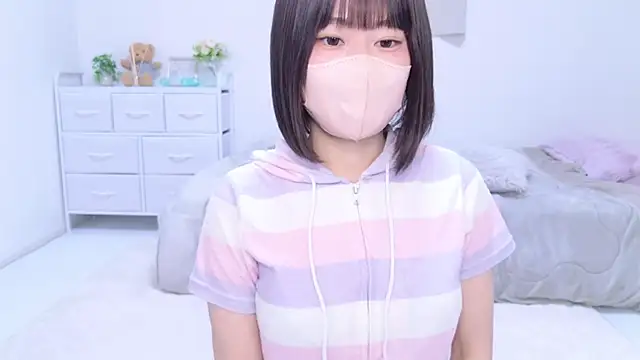 Im Yu-na online show from 03/13/25, 09:37