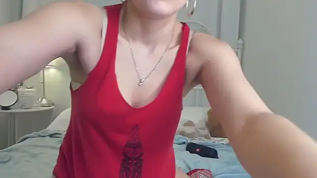 Snapshot of SakuFox chatting on 09/12/25, 07:03 SakuFox online show from 09/12/25, 07:03