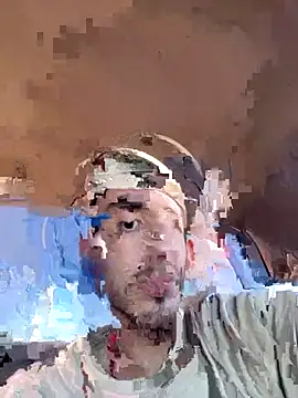 Snapshot of kevinsito1 chatting on 10/29/25, 04:42 kevinsito1 online show from 10/29/25, 04:42