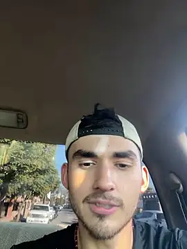 Snapshot of kevinsito1 chatting on 11/29/25, 11:08 kevinsito1 online show from 11/29/25, 11:08