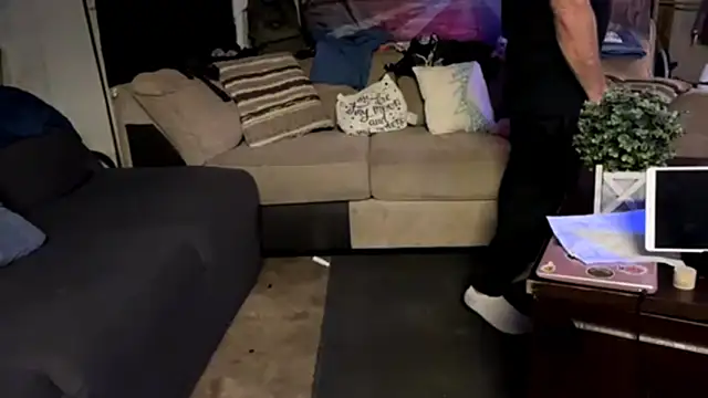 Snapshot of KRYZTALYNXXX chatting on 09/29/25, 07:13 KRYZTALYNXXX online show from 09/29/25, 07:13