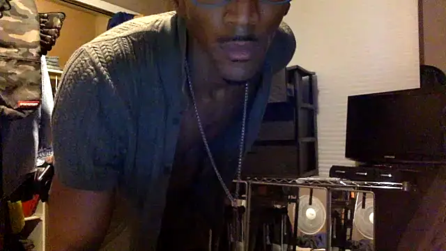 Snapshot of JdLove1 chatting on 12/29/24, 08:48 JdLove1 online show from 12/29/24, 08:48