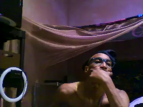 Snapshot of JdLove1 chatting on 12/31/24, 04:35 JdLove1 online show from 12/31/24, 04:35