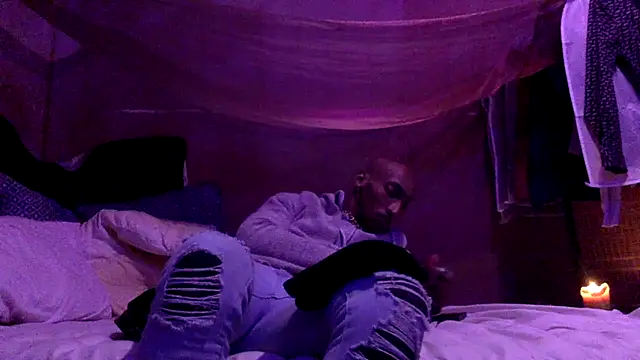 Snapshot of JdLove1 chatting on 03/05/25, 07:05 JdLove1 online show from 03/05/25, 07:05