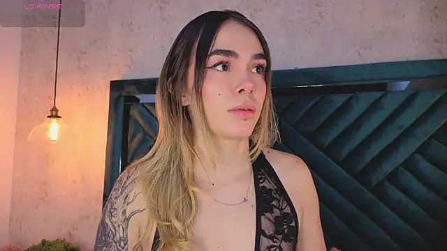 Lucy Vega online show from 09/27/25, 03:44