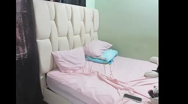 KittyKlum online show from 12/05/24, 03:39