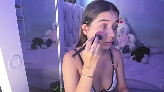 Snapshot of KittyKlum chatting on 11/10/25, 04:50 KittyKlum online show from 11/10/25, 04:50