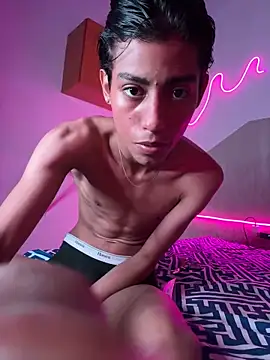 Snapshot of Mauuu18 chatting on 01/19/25, 06:42 Mauuu18 online show from 01/19/25, 06:42