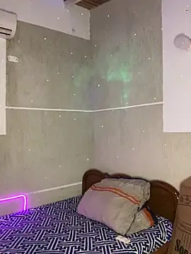 Snapshot of Mauuu18 chatting on 10/09/25, 11:36 Mauuu18 online show from 10/09/25, 11:36