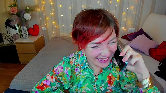 Snapshot of Katherine_Fox chatting on 03/08/25, 08:00 Katherine Fox online show from 03/08/25, 08:00