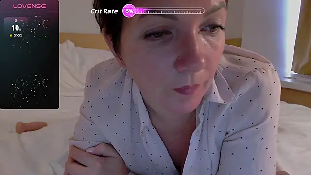 Snapshot of Katherine_Fox chatting on 09/21/25, 06:26 Katherine Fox online show from 09/21/25, 06:26