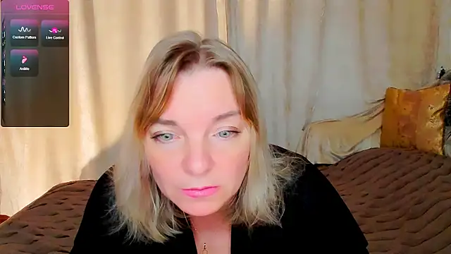 Regina  blue online show from 09/21/25, 03:57
