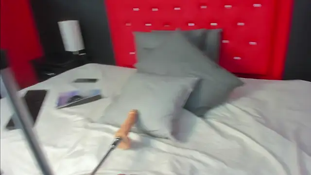 Zoe pss online show from 10/15/25, 07:14