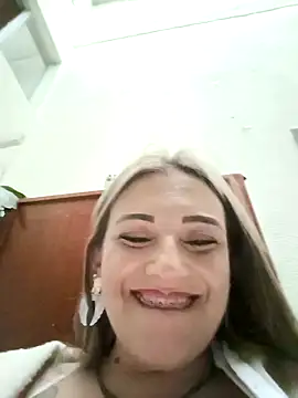 Isabellaa Garcia  online show from 02/03/25, 10:21