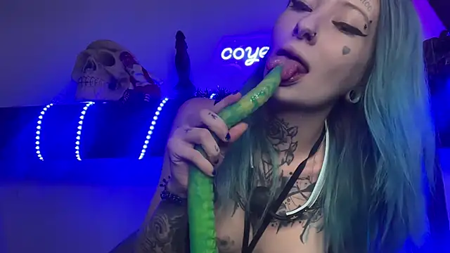 coyemoo online show from 01/10/25, 04:01