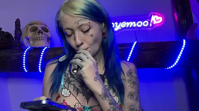 coyemoo online show from 01/30/25, 01:31