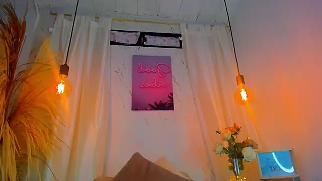 Natasha hartaman online show from 02/02/25, 07:14