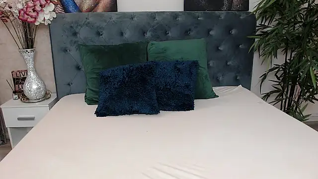MissJuliax online show from 01/09/25, 06:59