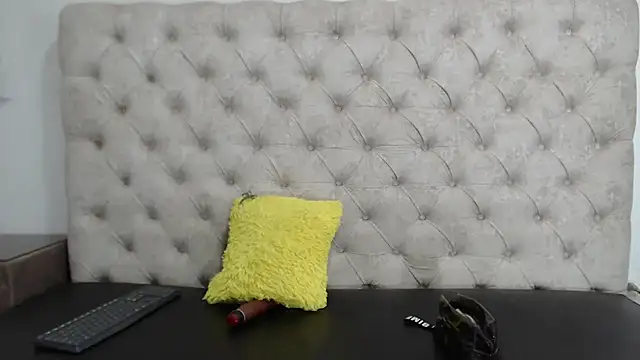 FernandaClar online show from 01/22/25, 07:45