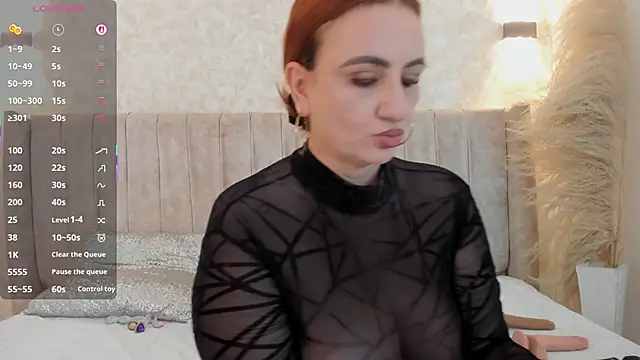 Snapshot of mia_lourence chatting on 10/19/25, 11:44 mia lourence online show from 10/19/25, 11:44