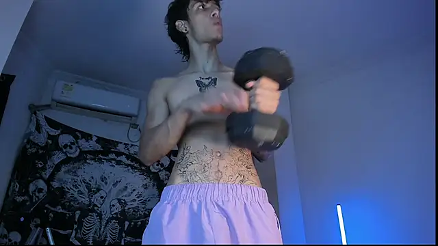 Snakebutterfly online show from 11/28/25, 04:48