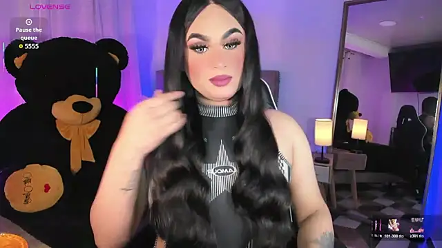 Snapshot of alexia_mattel chatting on 10/22/25, 06:29 alexia mattel online show from 10/22/25, 06:29