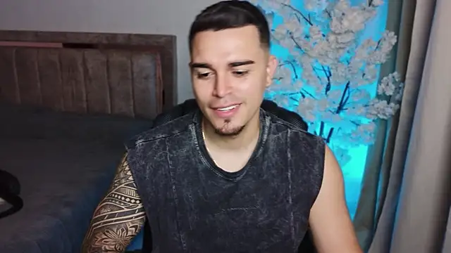 Axel Big cock online show from 07/25/26, 02:42