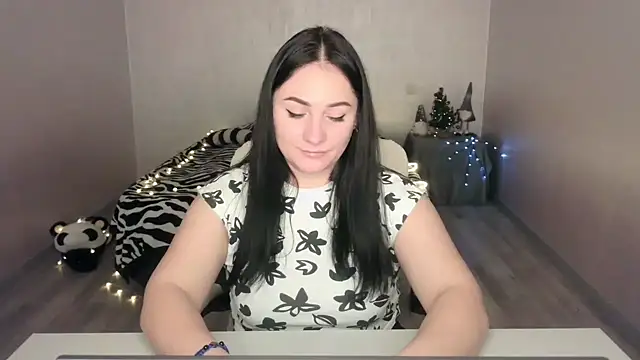 Emelyblum online show from 01/22/25, 12:27