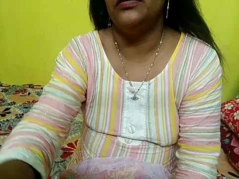 Snapshot of Sexyranibhabhi chatting on 10/21/25, 03:35 Sexyranibhabhi online show from 10/21/25, 03:35