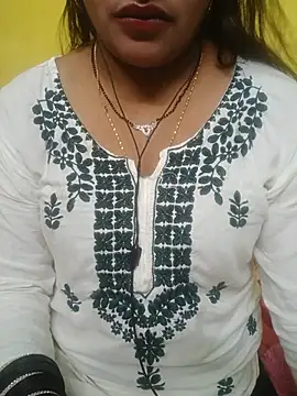 Snapshot of Sexyranibhabhi chatting on 06/23/26, 03:43 Sexyranibhabhi online show from 06/23/26, 03:43