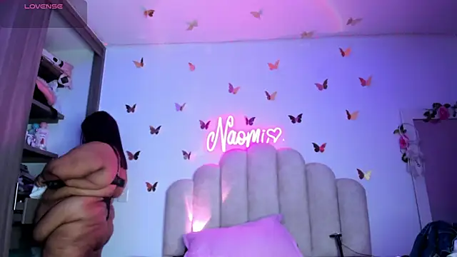 NaomiAsha online show from 10/10/25, 12:31